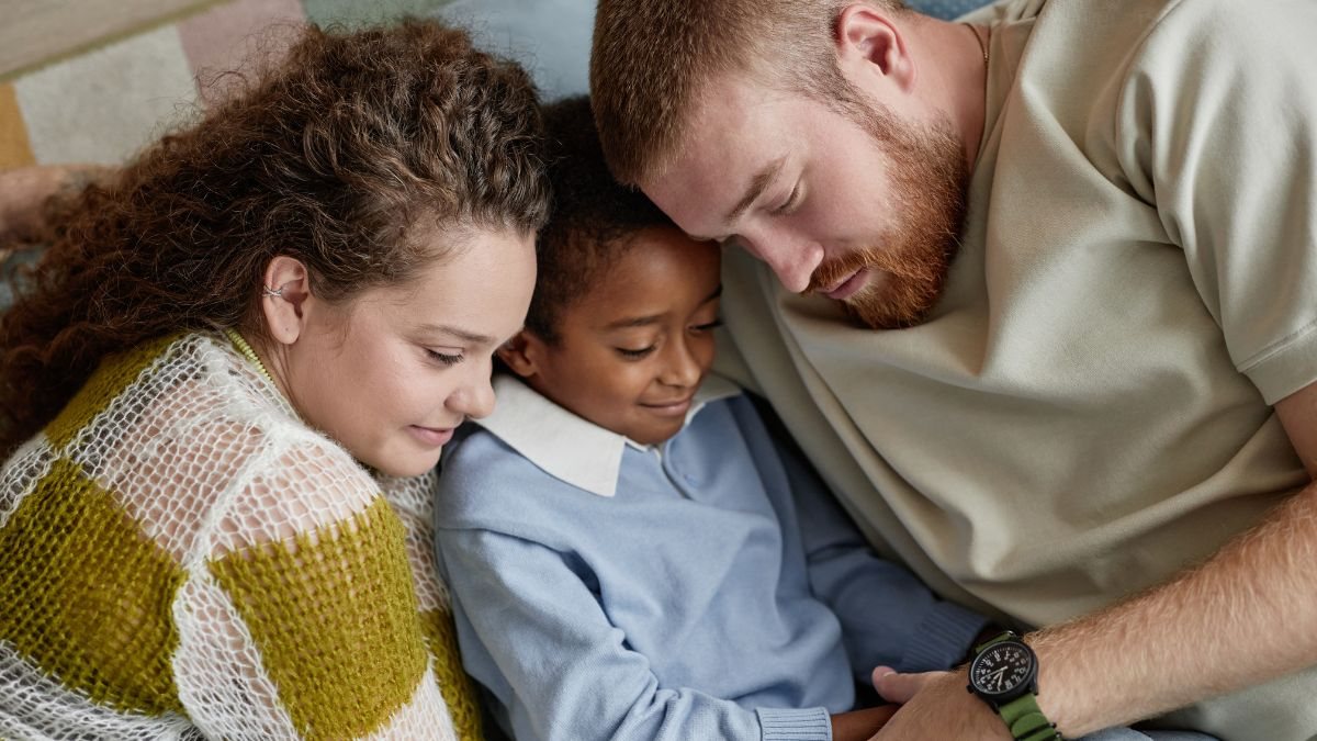 Em casos de adoção conjunta ou guarda compartilhada, apenas um dos adotantes poderá solicitar o benefício. - Foto: Envato Elements