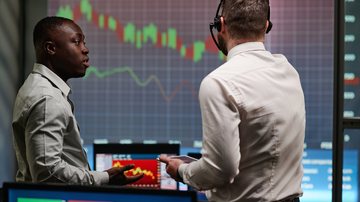 Com investidores mais confiantes, repercussões podem atingir crédito, renda e emprego - Envato
