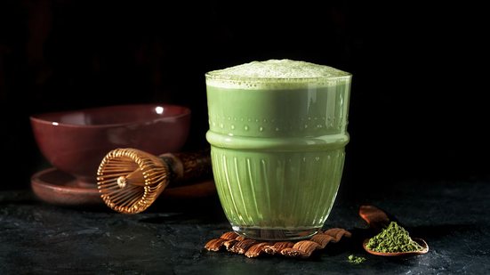 Uma das maiores vantagens do matcha é a praticidade - Foto: Envato Elements