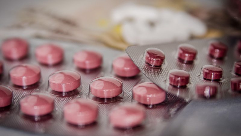 O uso desses medicamentos entre as mulheres cresceu 3,7% em 2024, se comparado com o ano anterior - Pixabay/jarmoluk