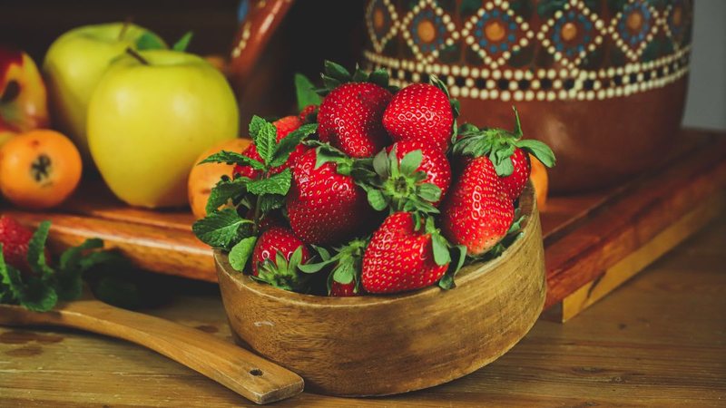 Prefira os vermelhos intensos, sem manchas escuras ou sinais de amassado - Foto: Envato Elements