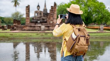 Um neurologista, recomenda atividades como aprender novas palavras, jogos de memória e até viagens para lugares desconhecidos - Foto: Envato Elements/Weedezign_photo