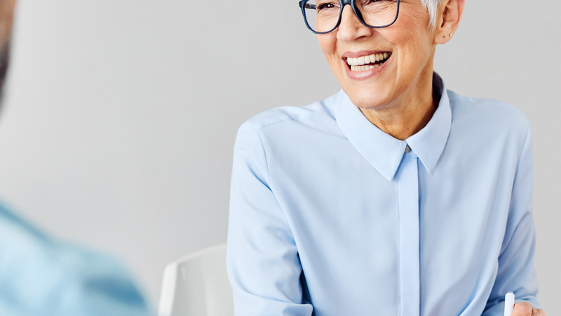 Recolocação profissional depois dos 50 anos: é possível? - Foto: Envato Elements