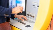 Para quem não tem acesso ao aplicativo, dá pra resolver ligando no telefone 135 - Foto: Envato Elements