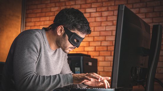Bancos e cartões concentraram a maior parte das tentativas - Envato Elements