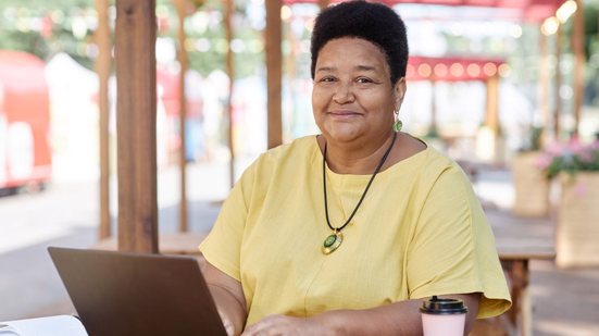 Segundo dados recentes do Governo Federal, apenas 45,7% das mulheres economicamente ativas no Brasil estão ocupadas - Foto: Envato Elements