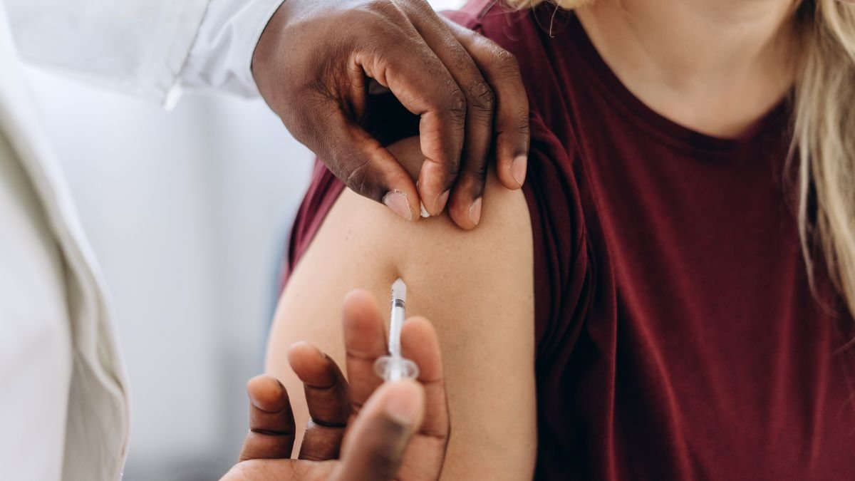 Vacina é voltada especialmente para gestantes e bebês de até seis meses, os grupos mais afetados pelo vírus - Foto: Envato Elements