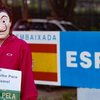 Manifestação de apoio a Vini Jr., em Brasília, em frente a Embaixada da Espanha, país onde ele sofreu ataques racistas - Rafa Neddermeyer/ Agência Brasil