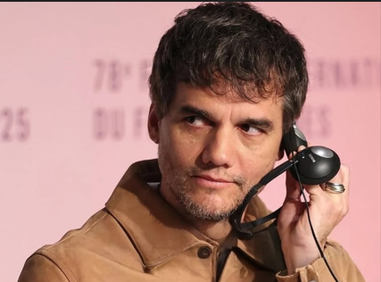 Wagner não esteve presente para receber o prêmio, que foi entregue ao diretor do longa, que estava na França - Reprodução/Instagran/@wagnermoura_brasil
