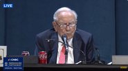 O megainvestidor Warren Buffet decide delegar o posto de CEO, aos 94 anos - Reprodução CNBC, 03/05/2025