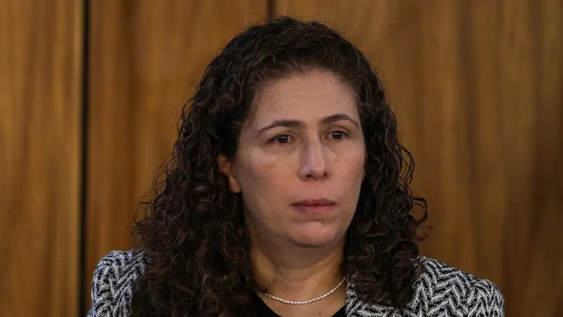 A ministra Esther Dweck, de Gestão e Inovação,  disse que o tema dos "supersalários" entrará no grupo de trabalho sobre a reforma administrativa - Jose Cruz/Agência Brasil