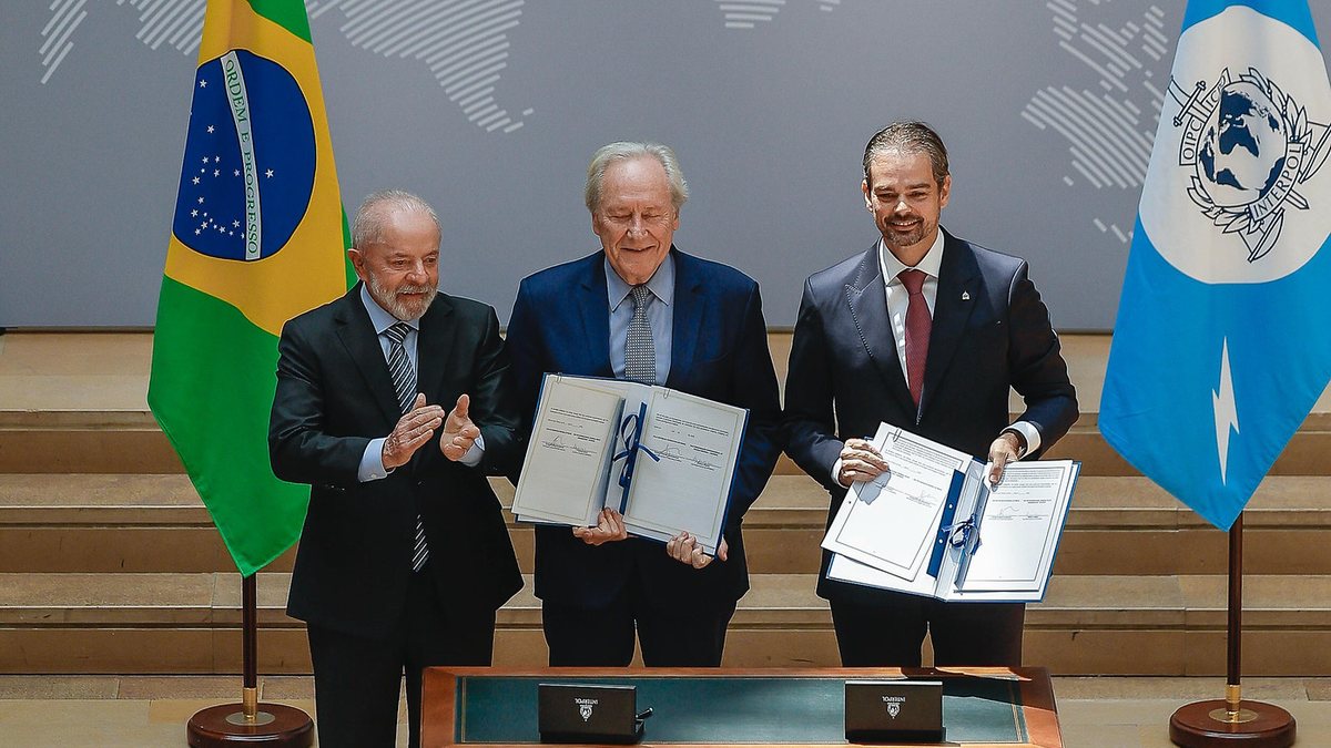 O presidente Luiz Inácio Lula da Silva participou de cerimônia de assinatura de acordo de cooperação com a Interpol, na sede da entidade, em Lyon, - Ricardo Stuckert/PR