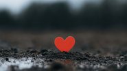 Levantamento feito por psicanalistas mostra que a dor de amar é o sentimento mais presente nas conversas digitais - Adobe Stock