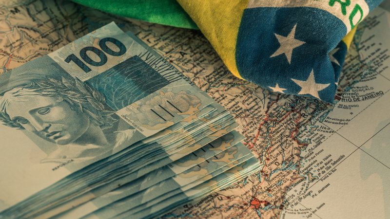 Alta de impostos pesa contra competitividade das empresas brasileiras, diz coordenador do estudo da FDC e IMD, Hugo Tadeu - Adobe Stock