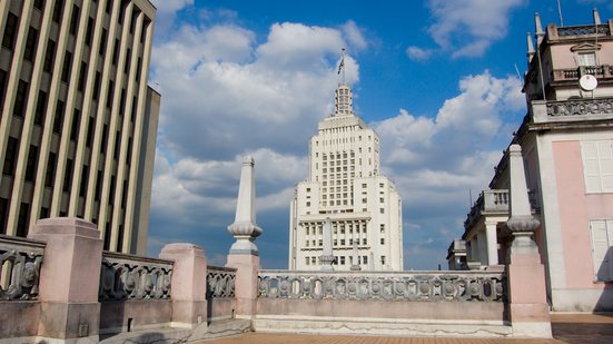 Viajar e explorar novas culturas não precisa ser sinônimo de altos custos - Adobe Stock
