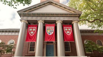 A plataforma possui mais de 100 cursos online gratuitos de Harvard - Adobe Stock