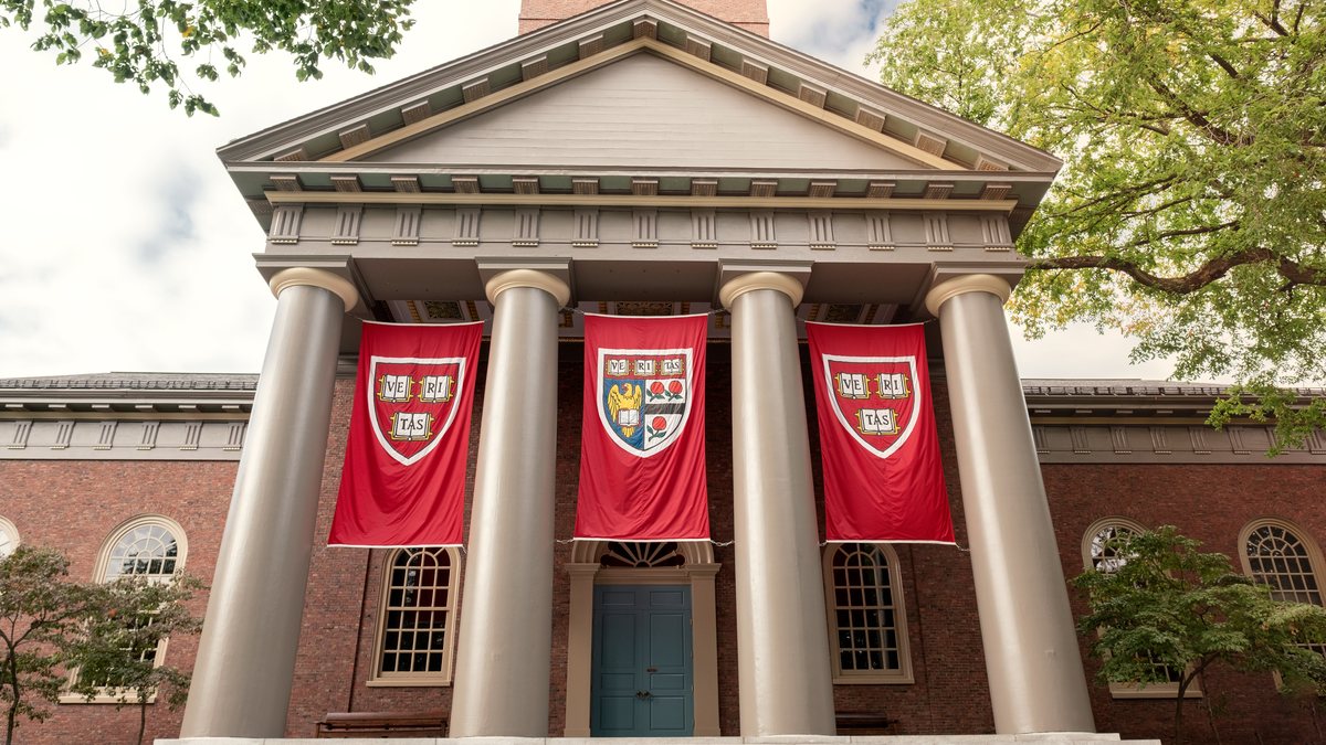 Desde abril, Harvard, Princeton, Columbia e outras universidades norte-americanas estão na mira de Donald Trump - Adobe Stock
