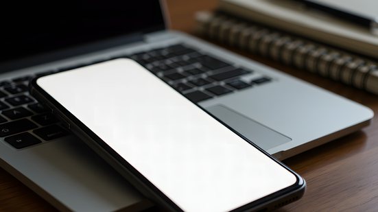 O País está acima da média global, de 1,04 smartphone por habitante - Envato