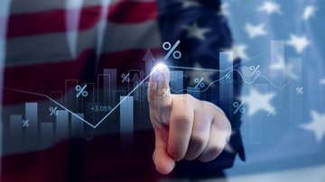 Trump comentou que enviará cartas com tarifas de 15% a 20% para países menores "em breve" - Envato