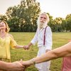 À medida que os anos passam, essas amizades se tornam ainda mais importantes - Foto: Envato Elements
