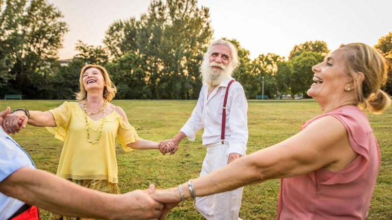 À medida que os anos passam, essas amizades se tornam ainda mais importantes - Foto: Envato Elements