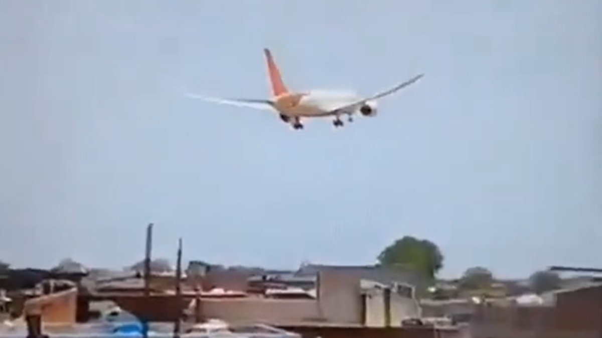 Este é o primeiro acidente de uma aeronave Boeing 787, de acordo com o banco de dados da Aviation Safety Network - Reprodução/Redes Sociais