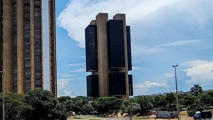 Juros estão no maior nível desde 2006 e qualquer ajuste tem repercussão para a economia com um todo - Foto: Rafa Neddermeyer/Agência Brasil