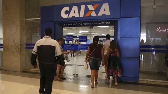 Depois de pago o boleto, os clientes serão retirados dos cadastros de restrição de crédito, como Serasa e SPC, em até cinco dias úteis - Arquivo/José Cruz/Agência Brasil