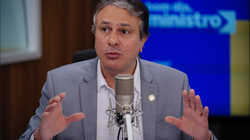 Camilo Santana, ministro da Educação, admitiu o uso da tecnologia no Enem, cujas inscrições vão até sexta-feira, 06/06 - Rafa Neddermeyer/Agência Brasil