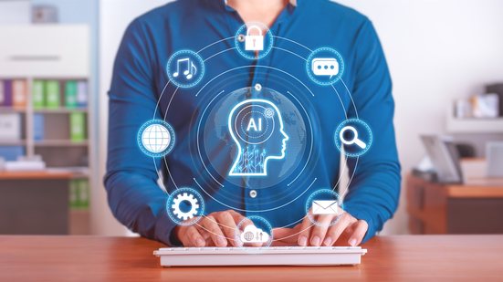 Empresa aponta salto de produtividade "inédito" com uso de inteligência artificial - Envato
