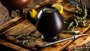 O ideal é ingerir no máximo uma xícara por dia, e nunca por mais de cinco a sete dias consecutivos - Foto: Envato Elements