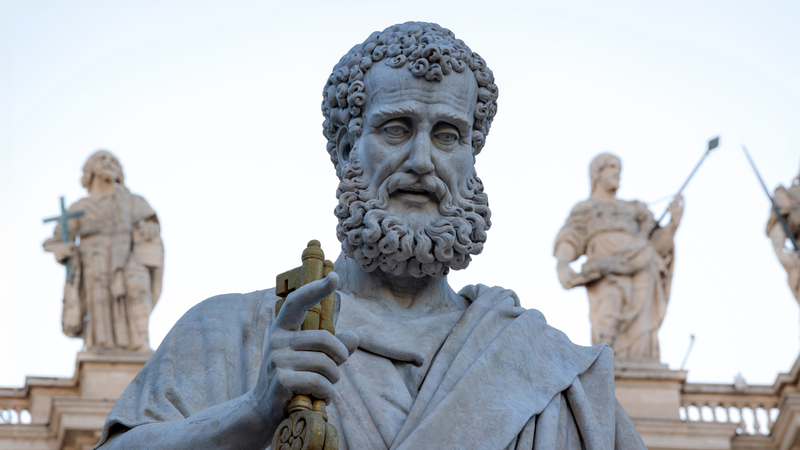 São Pedro, padroeiro dos pescadores, é considerado o primeiro papa da Igreja Católica - Foto: Envato Elements