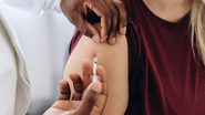 Vacinas não protegem apenas quem as recebe, também fortalecem a imunidade de rebanho. - Foto: Envato Elements