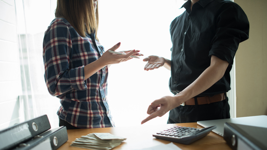 O segredo para uma relação financeira sólida está no diálogo, no planejamento conjunto e no respeito às diferenças - Foto: Envato Elements