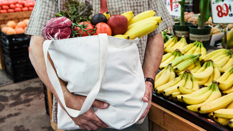 Basta tentar levantar um objeto comum de 5 quilos, como um pacote de arroz, para perceber se há alguma limitação - Foto: Envato Elements
