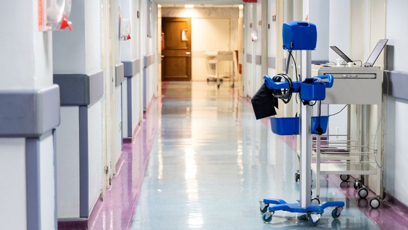 Entre os principais fatores, está o crescimento no custo com medicamentos, insumos hospitalares e procedimentos cirúrgicos - Envato
