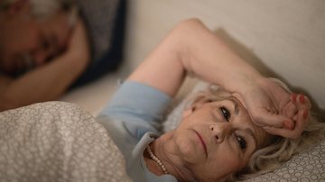 A insônia é um dos distúrbios mais comuns do mundo moderno e pode surgir por diversos fatores - Envato
