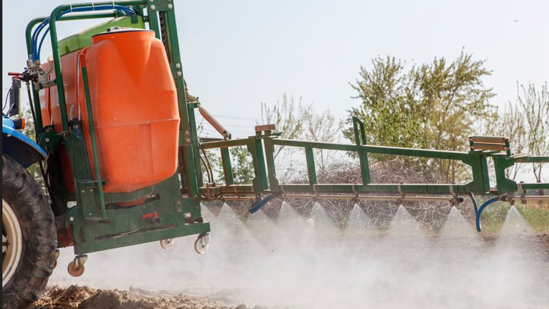 Oferta global de fertilizantes também foi afetada pela destruição de uma das maiores fábricas de nitrogenados da Rússia - Envato