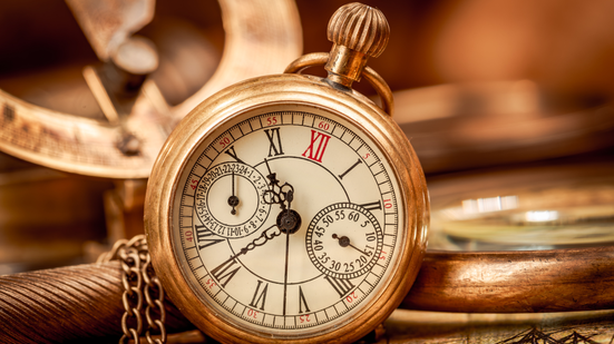 Essa ideia de transitar entre passado, presente e futuro sempre rendeu histórias criativas, emocionantes e até mesmo filosóficas - Foto: Envato Elements