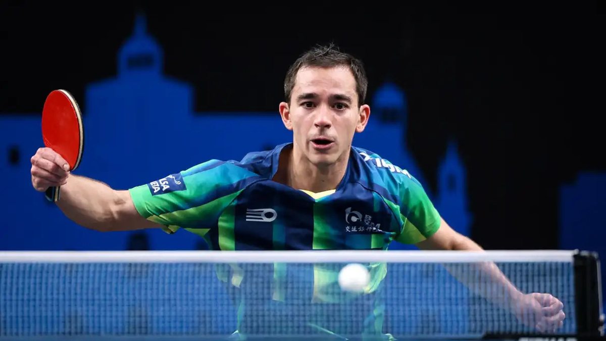 Mais cedo, ele já havia alcançado o vice-campeonato nas duplas mistas ao lado da namorada, Bruna Takahashi, 17ª do mundo - Divulgação/WTT