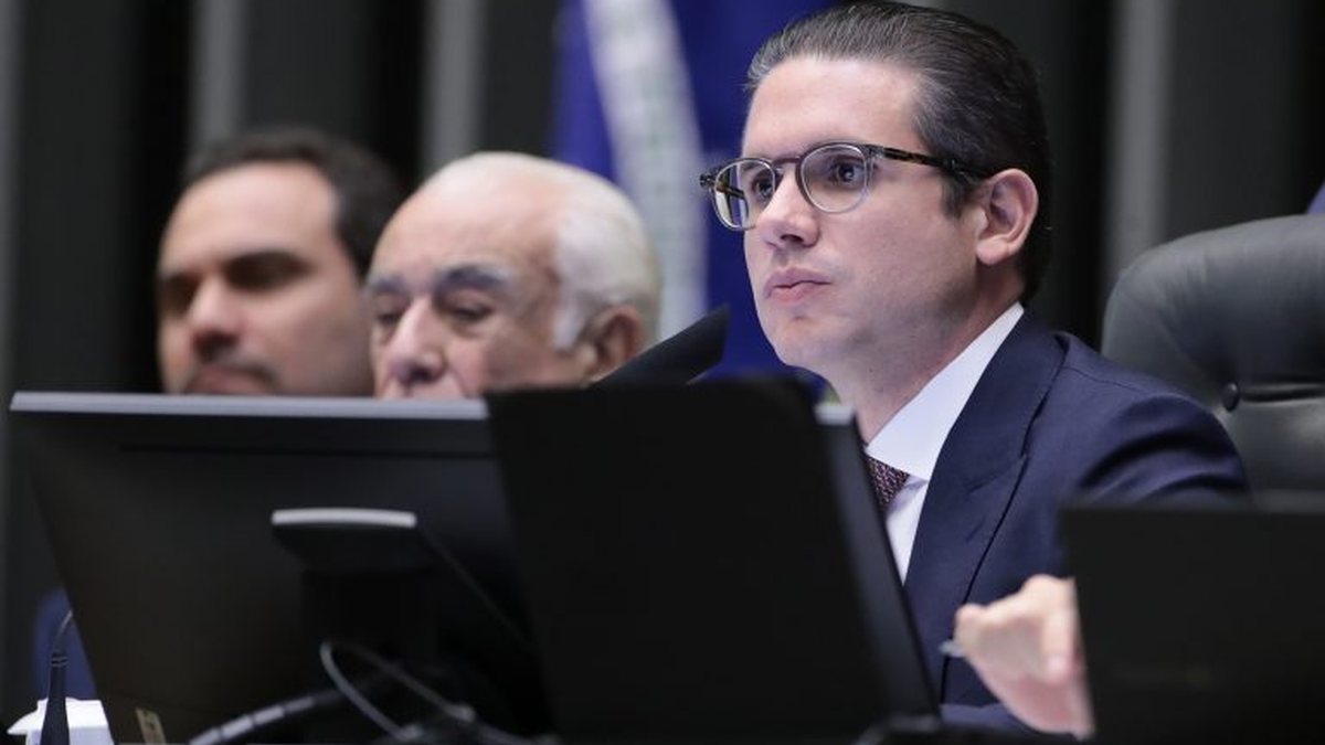 Hugo Motta, presidente da Câmara dos Deputados, em votação da derrubada do decreto do governo que aumentava IOF - Acervo Câmara dos Deputados