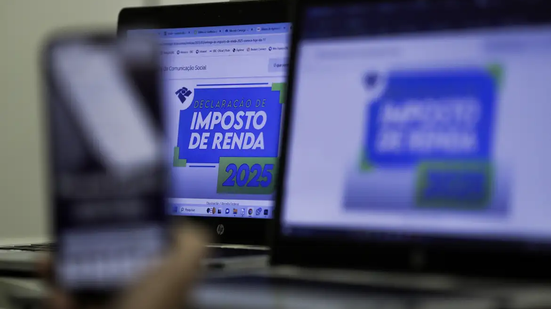 A consulta será feita na próxima segunda-feira, para lote de R$ 11 bilhões em restituições - Joédson Alves/Agência Brasil