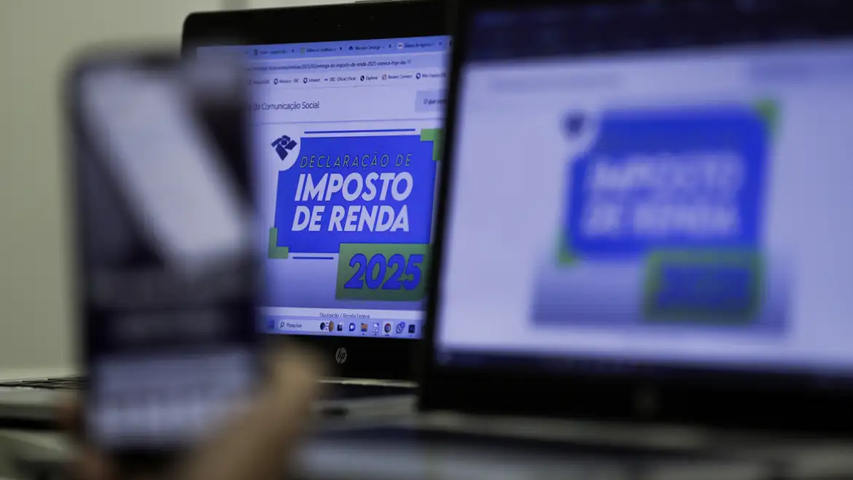 A consulta será feita na próxima segunda-feira, para lote de R$ 11 bilhões em restituições - Joédson Alves/Agência Brasil
