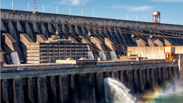 Volume de chuva pode prejudicar a vazão de hidrelétricas; em setembro, a bandeira amarela pode voltar a ser adotada - Divulgação / Itaipu