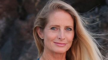 Sibbett contou que a vocação espiritual, manifestada com suas "mãos dançantes", floresceu após se afastar de Hollywood - Instagram / Jane Sibbett