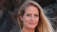Sibbett contou que a vocação espiritual, manifestada com suas "mãos dançantes", floresceu após se afastar de Hollywood - Instagram / Jane Sibbett
