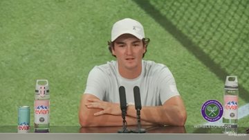 João Fonseca estreia em Wimbledon com vitória sobre o britânico Jacob Fearnley, 51º do mundo - Reprodução / Wimbledon YouTube