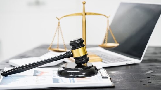 O motivo para a anulação foi a falta de autorização judicial para o compartilhamento de dados sigilosos entre a Receita Federal e o Ministério Público - Envato