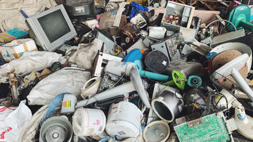 Entenda a maneira correta de descartar eletrônicos antigos e quebrados - Foto: Envato Elements