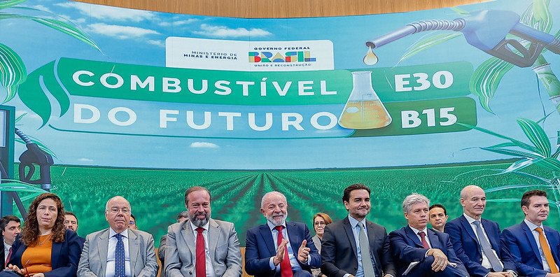 O presidente Lula disse que os ministros decidem apenas o que levam até ele, que é quem toma as decisões - Claudio Kbene/PR